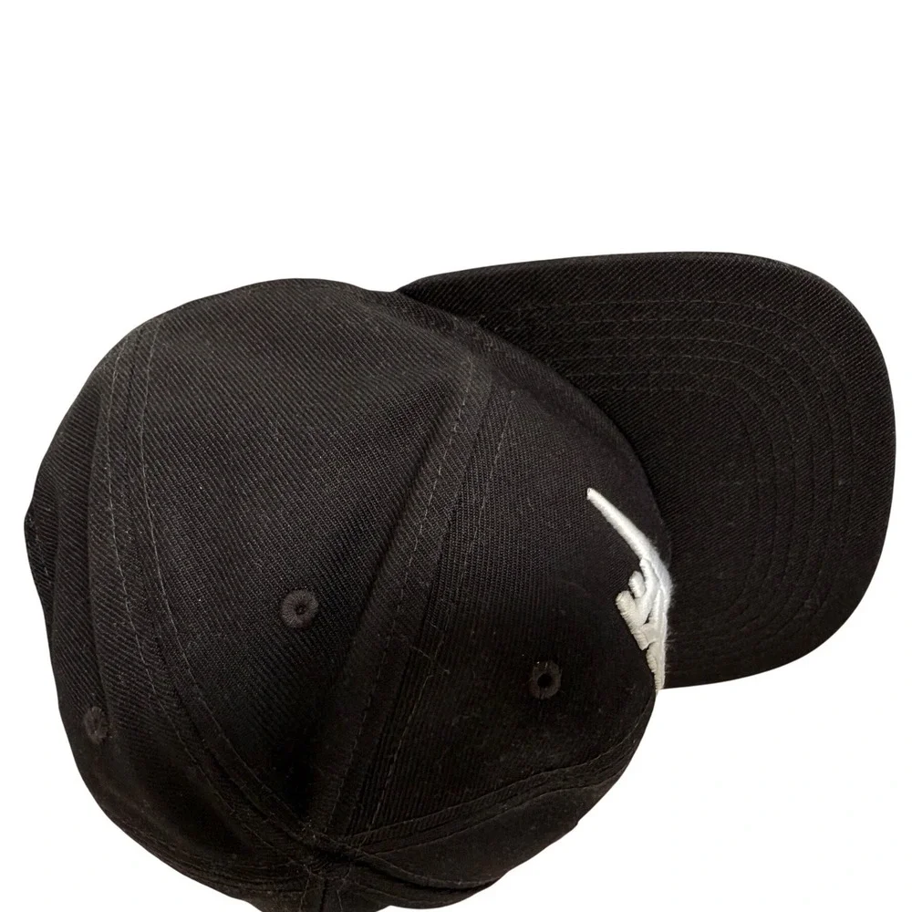 Nike Kids Snapback Hat Black White Logo Size‎ 4-7 Adjustable Cap Polyester